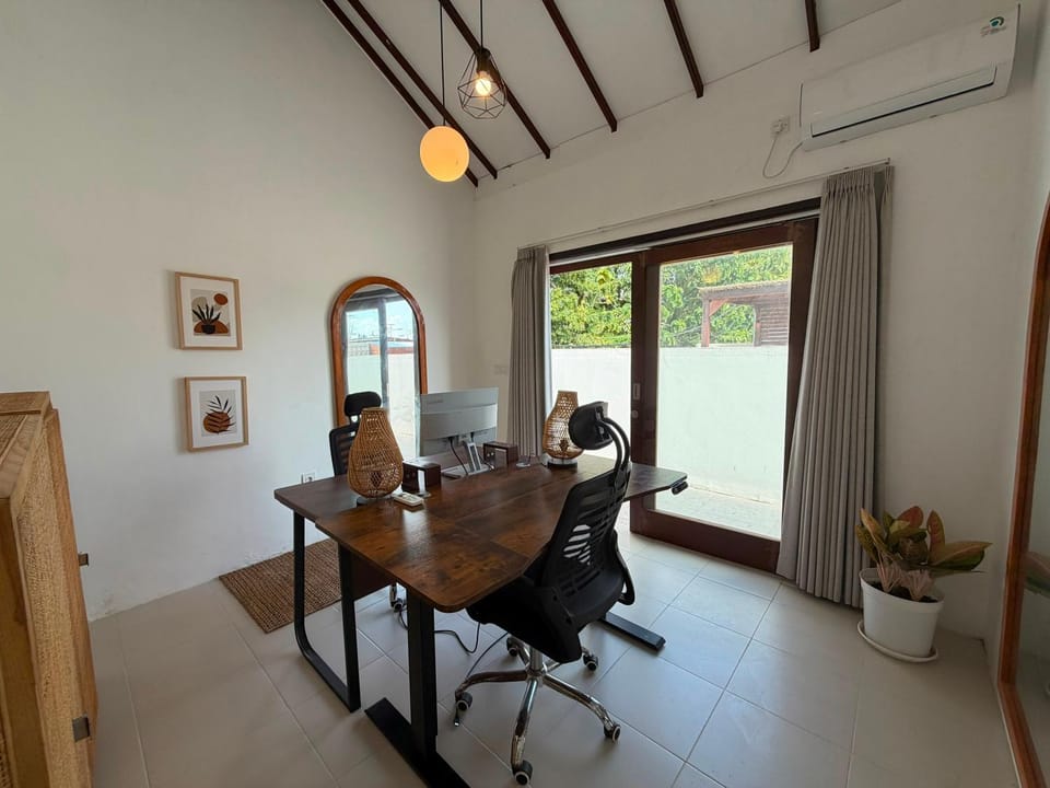 Business facilities, Area and facilities, internet