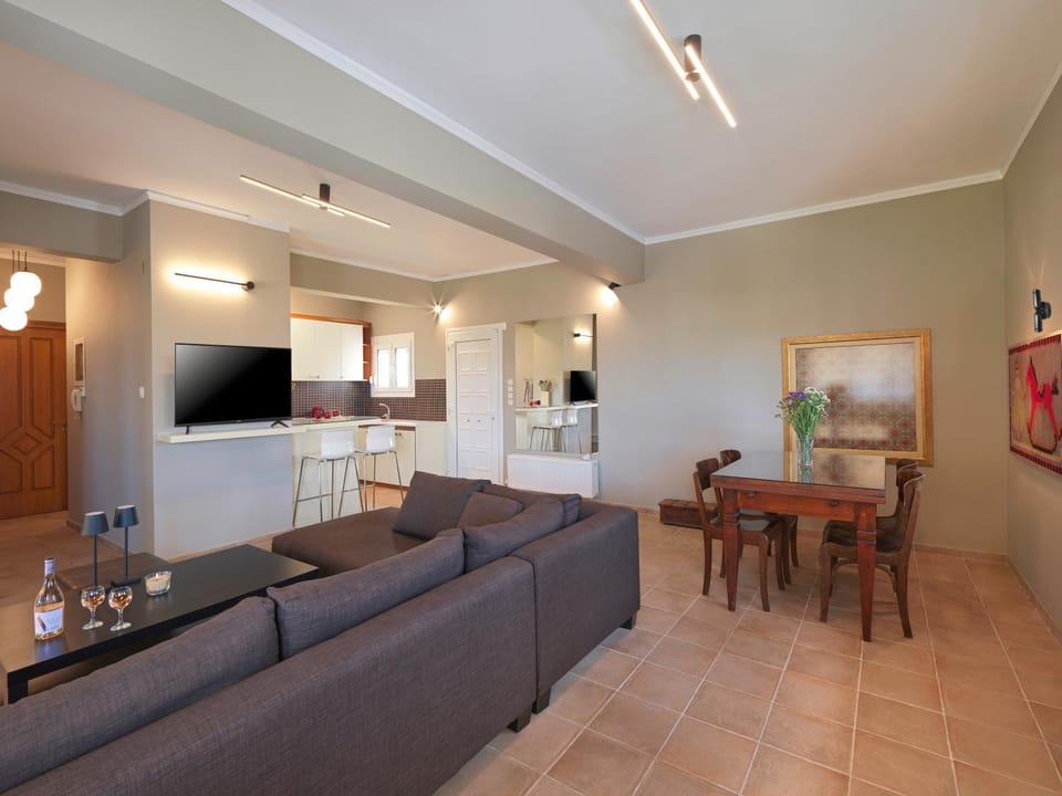 TV and multimedia, Kitchen or kitchenette, Seating area, Dining area