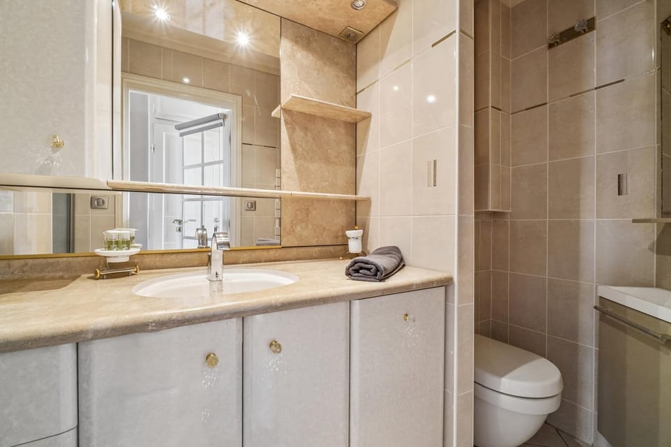 Shower, Toilet, Bathroom