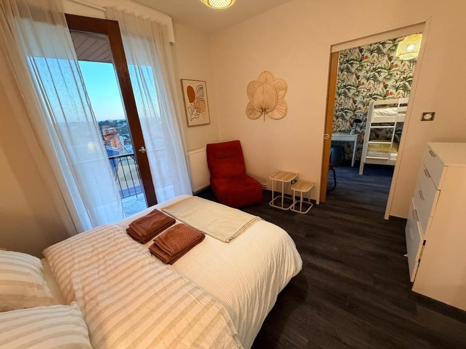 Grand appartement de ville 8 à 10 pers Apartment in Occitanie