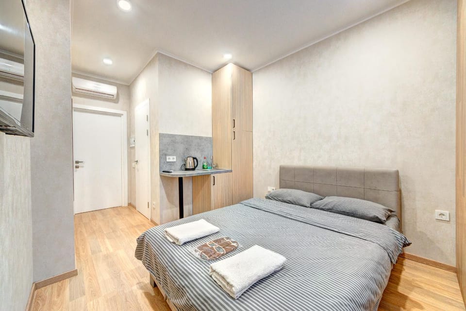 Bed, Kitchen or kitchenette, Bedroom, towels