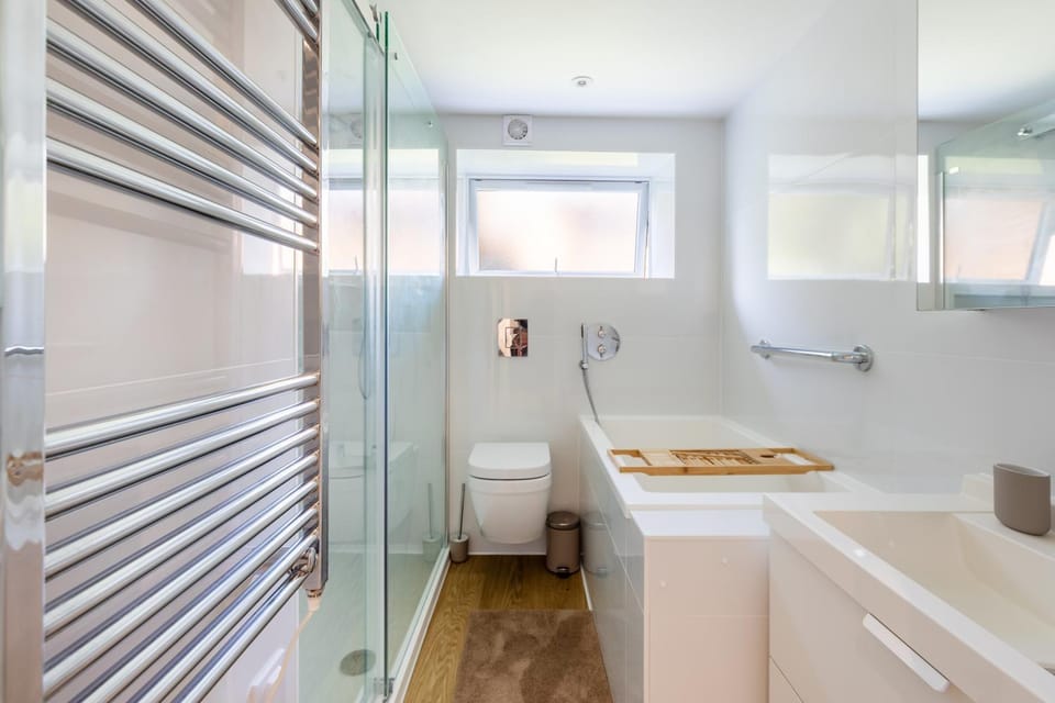 Shower, Toilet, Bathroom, Bath, towels