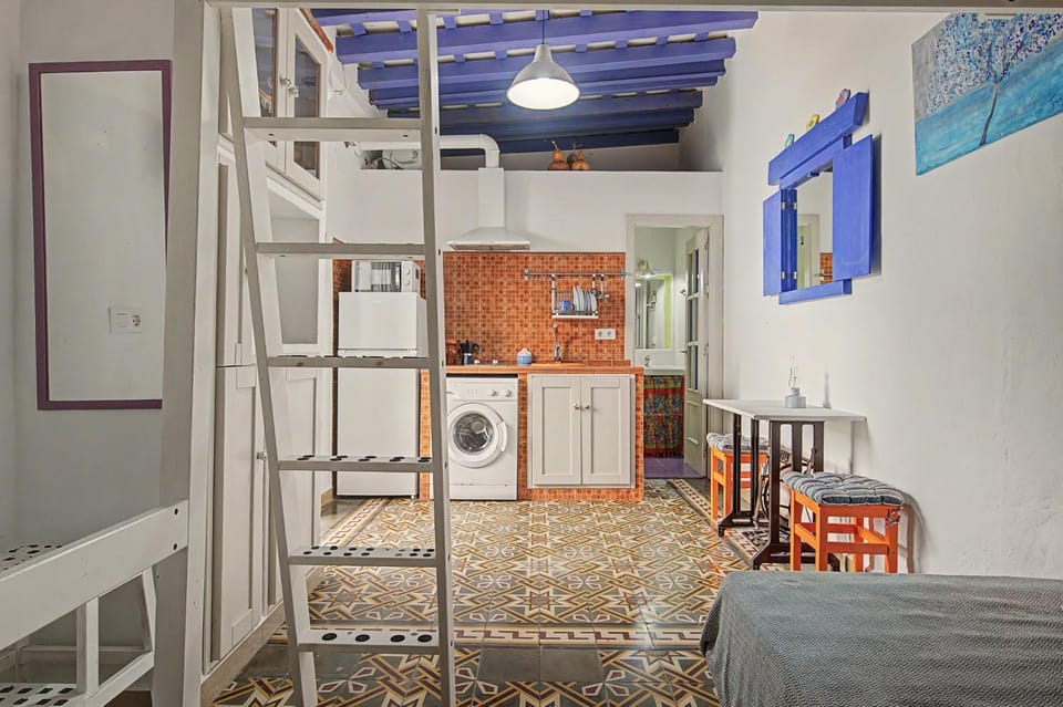 Property building, Living room, Bedroom