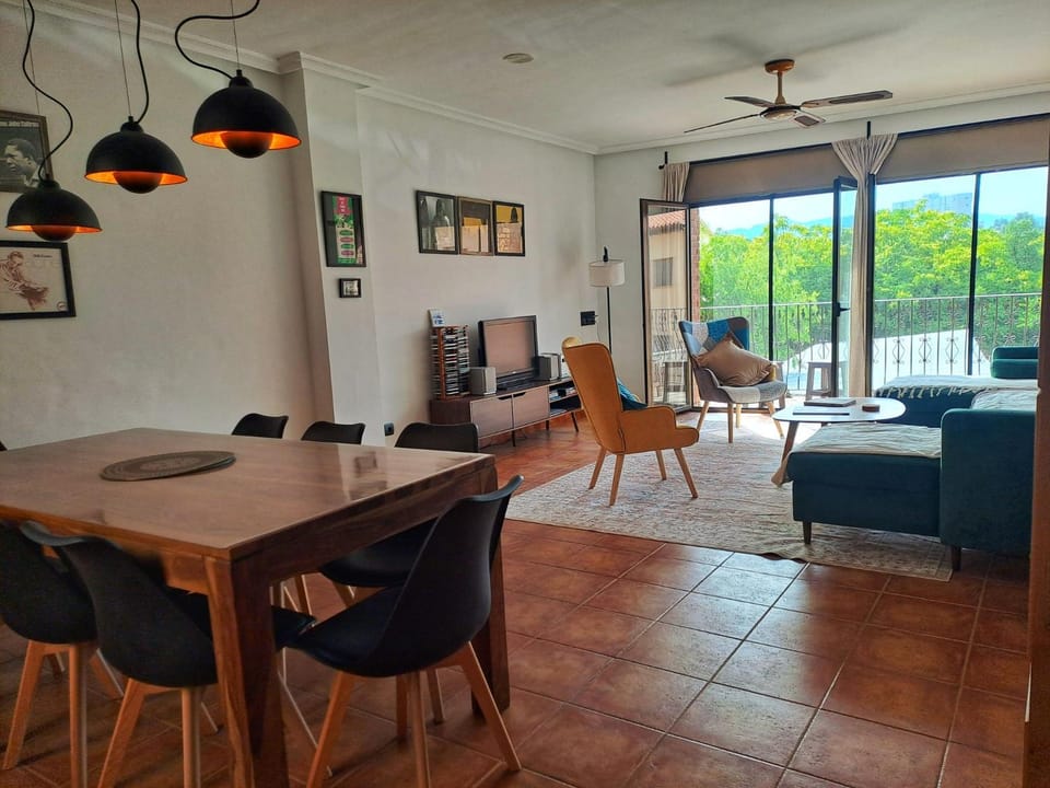 Living room, Dining area