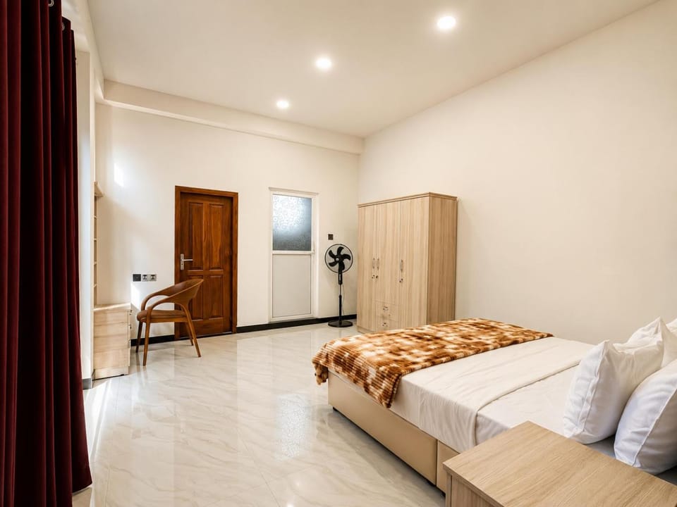 Bedroom, wardrobe