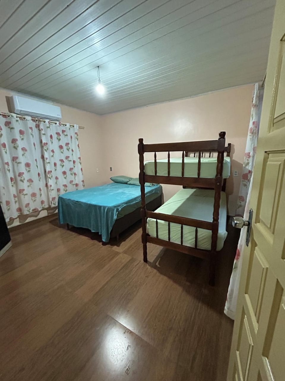 Casa próxima a pontos turísticos para até 4 pessoas House in Foz do Iguaçu