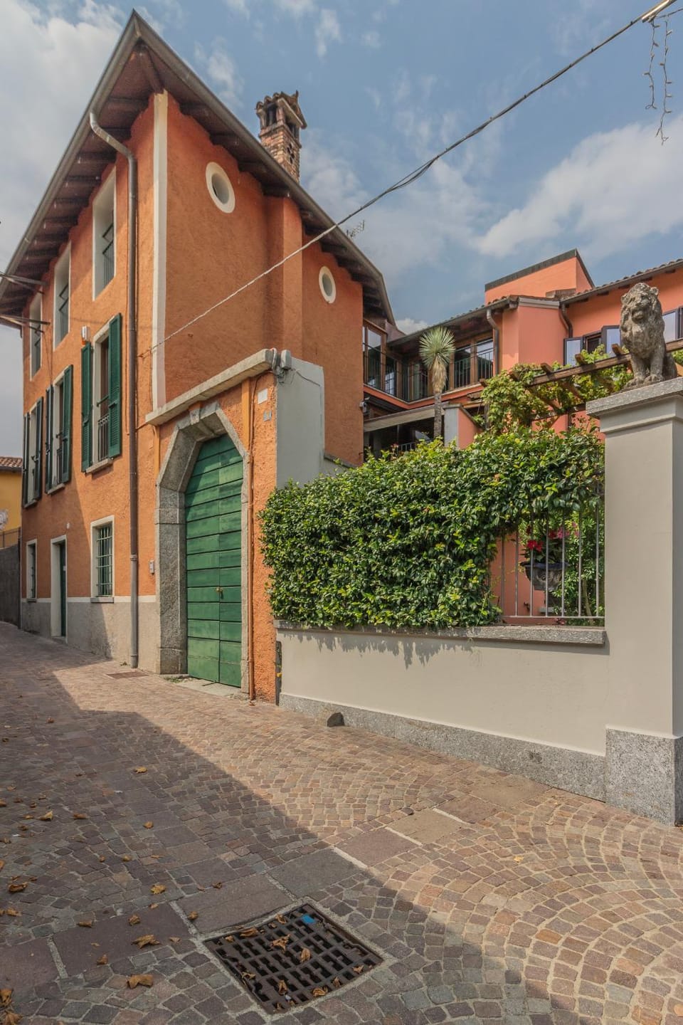 Property building, Street view