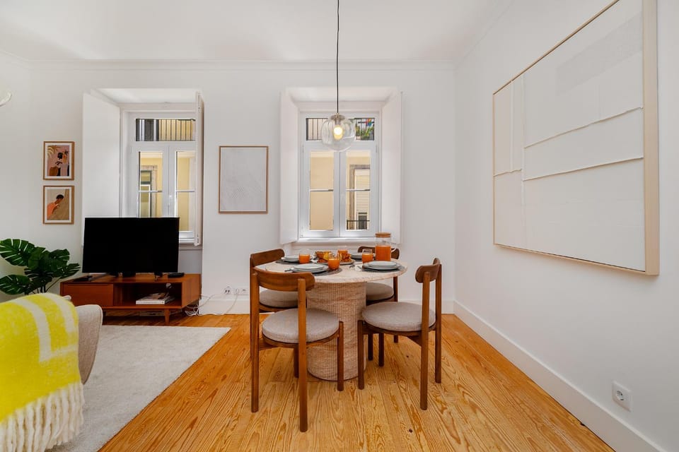 TV and multimedia, Living room, Dining area