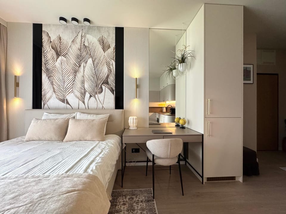 Photo of the whole room, Seating area, Bedroom, wardrobe