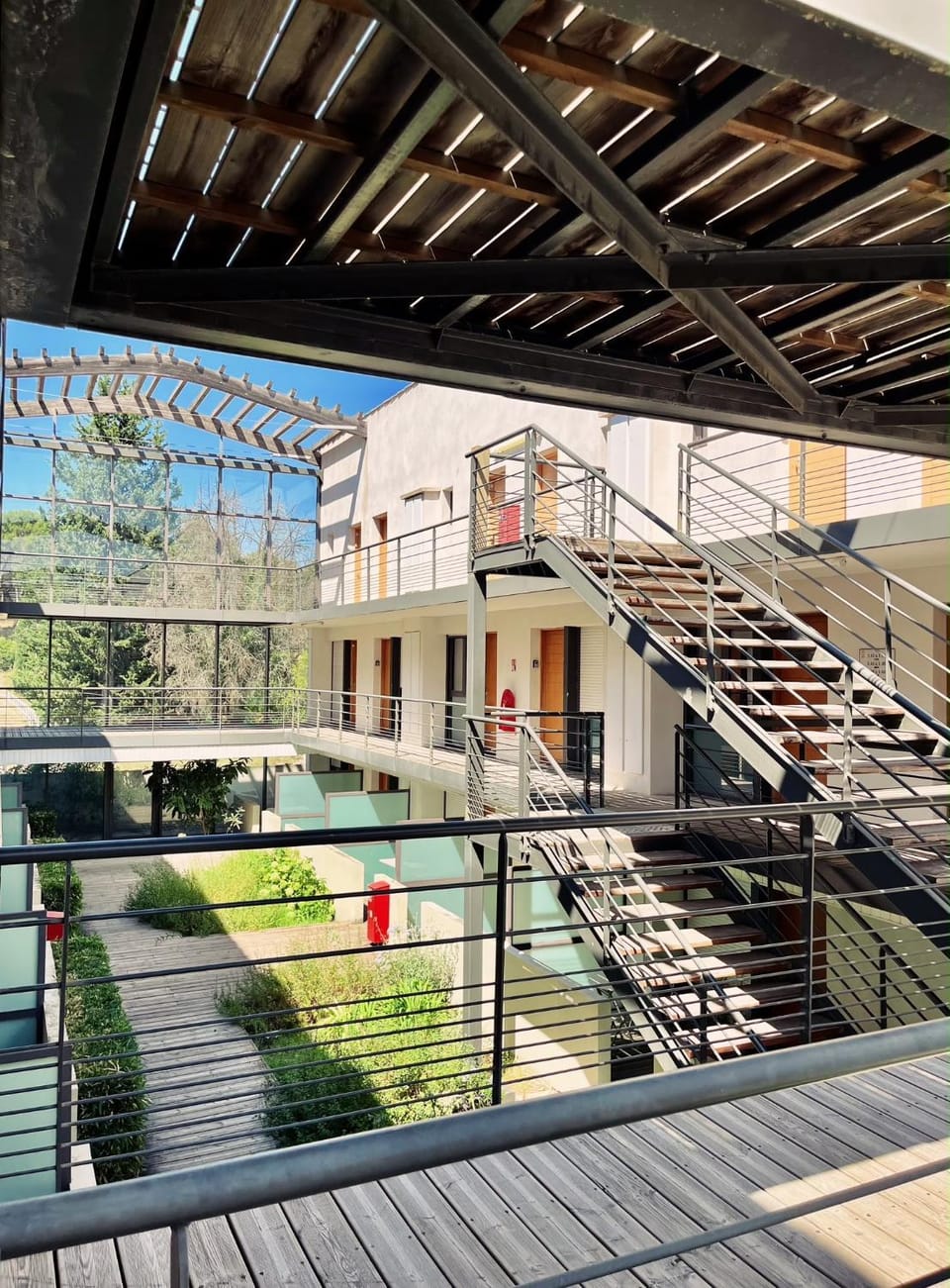 Studio Soleil de Provence, avec piscine - proche Aix-en-Pce Apartment hotel in Aix-en-Provence