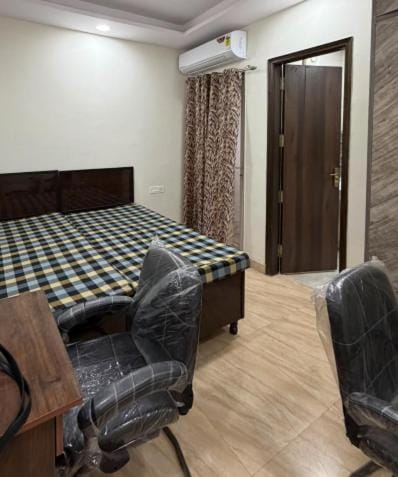 Medical Stay Near BLK-Max Hospital Vacation rental in New Delhi
