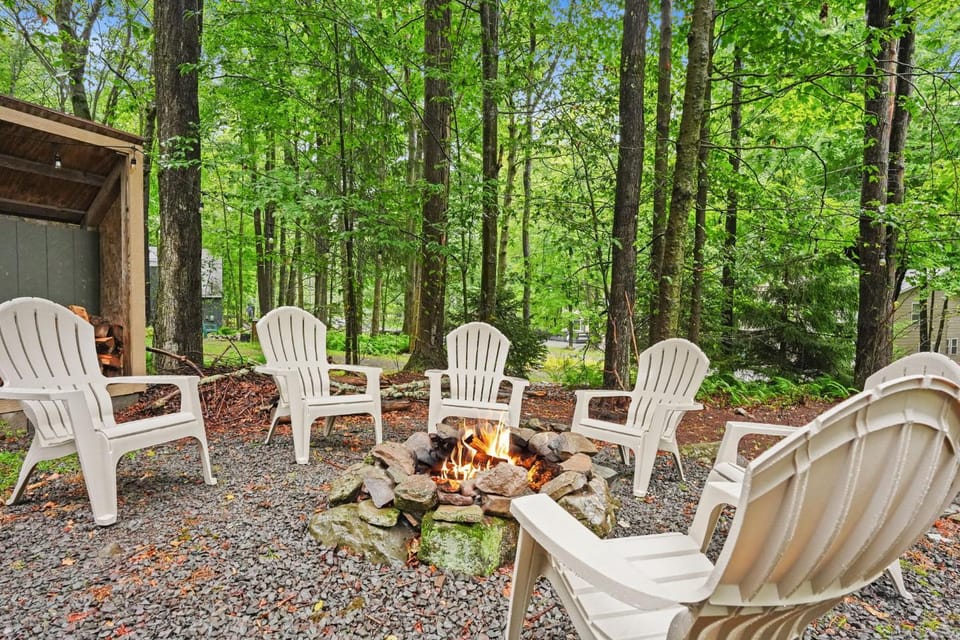 Misty Mountain Chalet - Arcade Fire Pit & More House in Coolbaugh Township