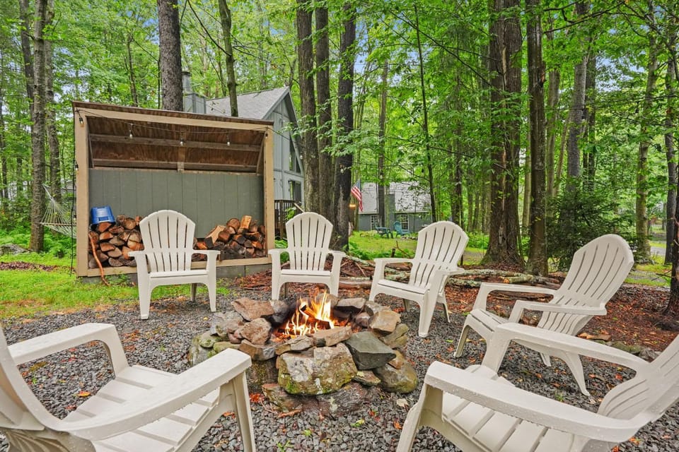 Misty Mountain Chalet - Arcade Fire Pit & More House in Coolbaugh Township