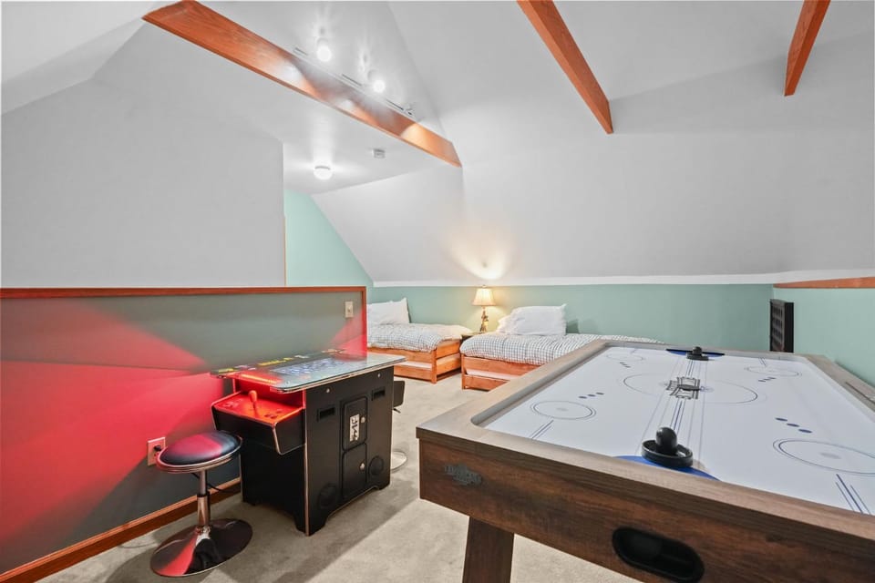 Misty Mountain Chalet - Arcade Fire Pit & More House in Coolbaugh Township