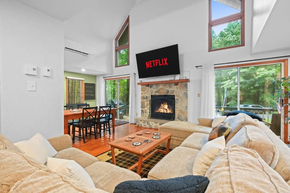 Misty Mountain Chalet - Arcade Fire Pit & More House in Coolbaugh Township