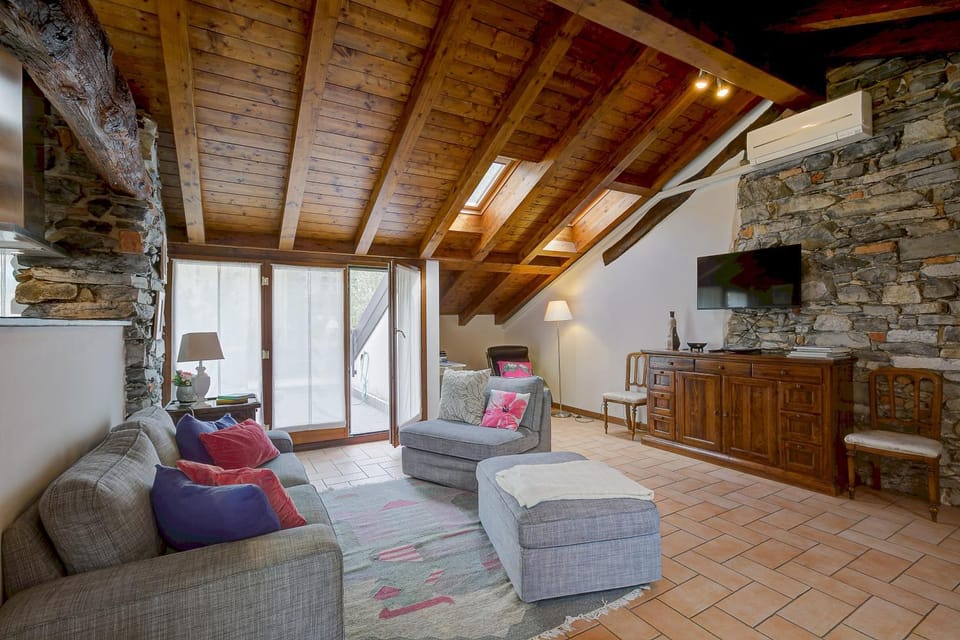TV and multimedia, Living room, Seating area