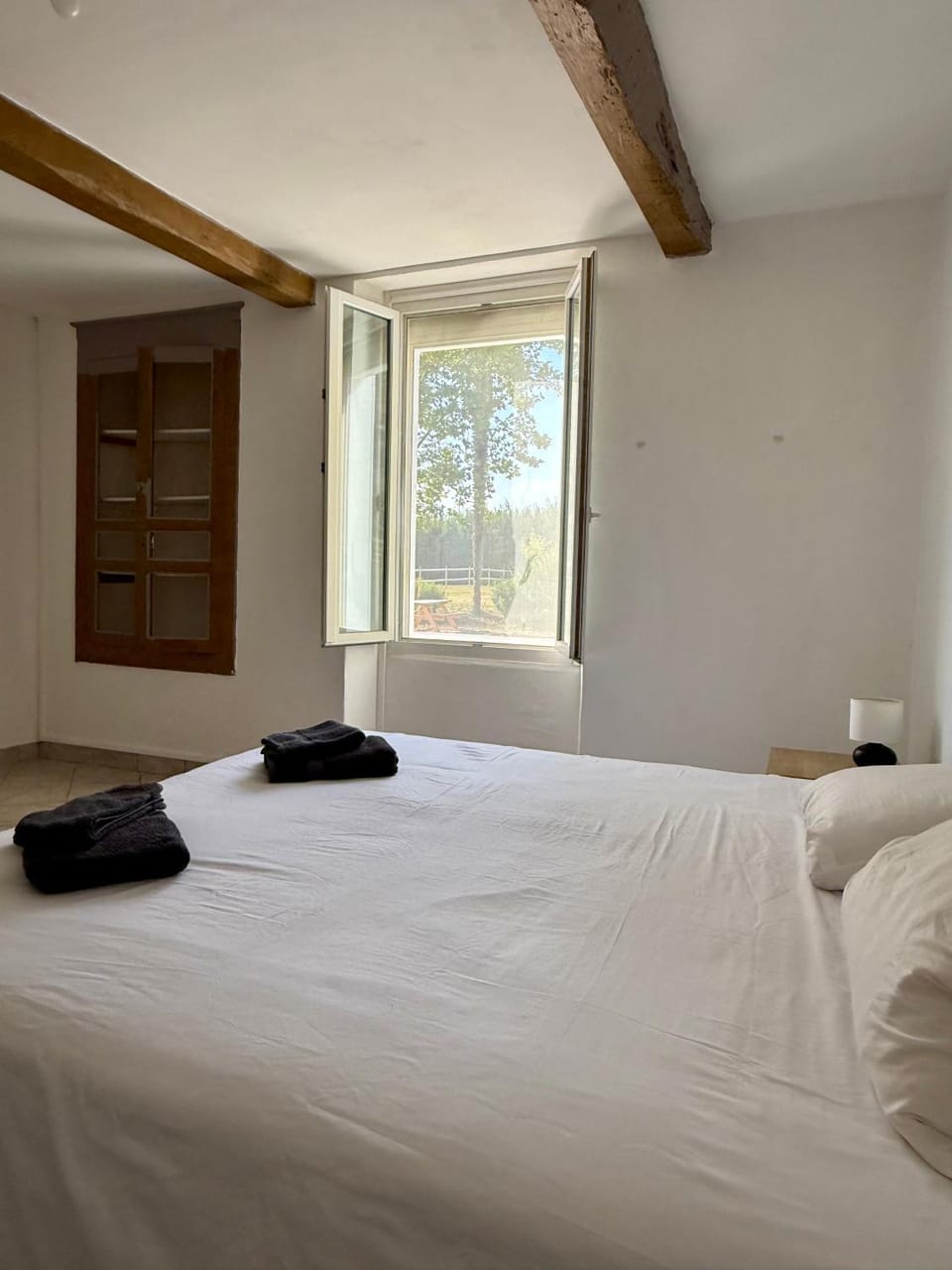 Bed, Photo of the whole room, Animals, Bedroom, Pets, pet friendly, pet friendly, towels