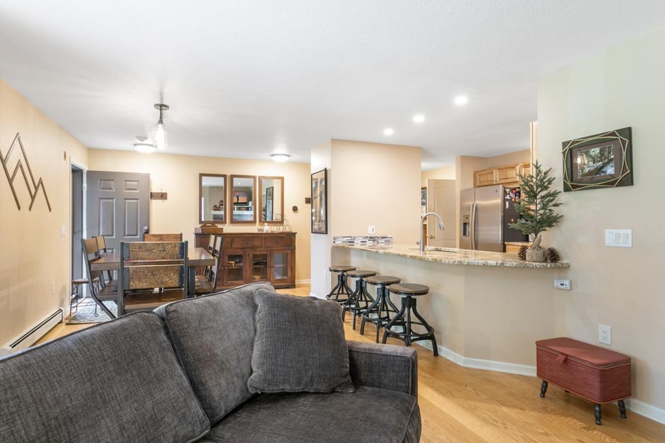 901 Crazy Horse Circle Apartment in Edwards