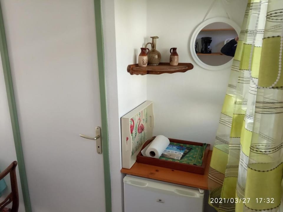 Studio indépendant 2 personnes sur parcelle privative close et petite piscine Apartment in Royan