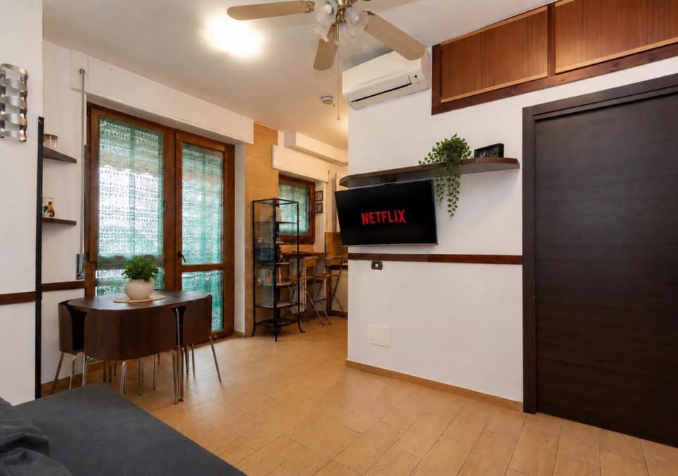 Communal lounge/ TV room, TV and multimedia