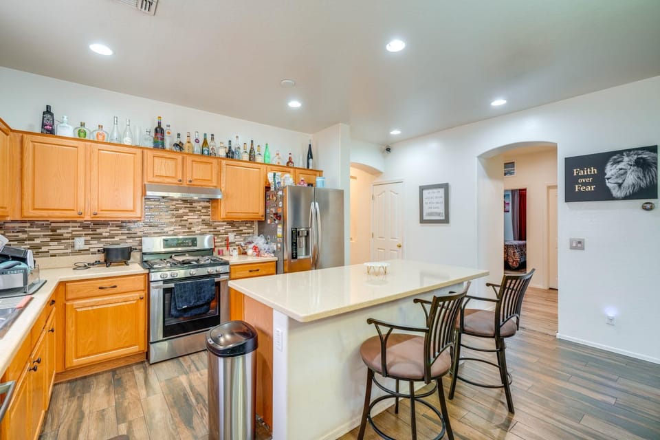 Backyard Billiards & BBQ! Surprise Desert Stay House in Surprise