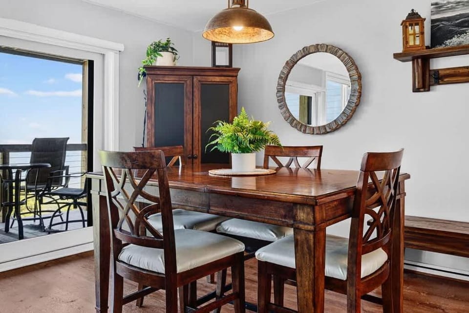 Ski-In Ski-Out Blue Ridge Views at Wintergreen Resort Apartment in Nelson County