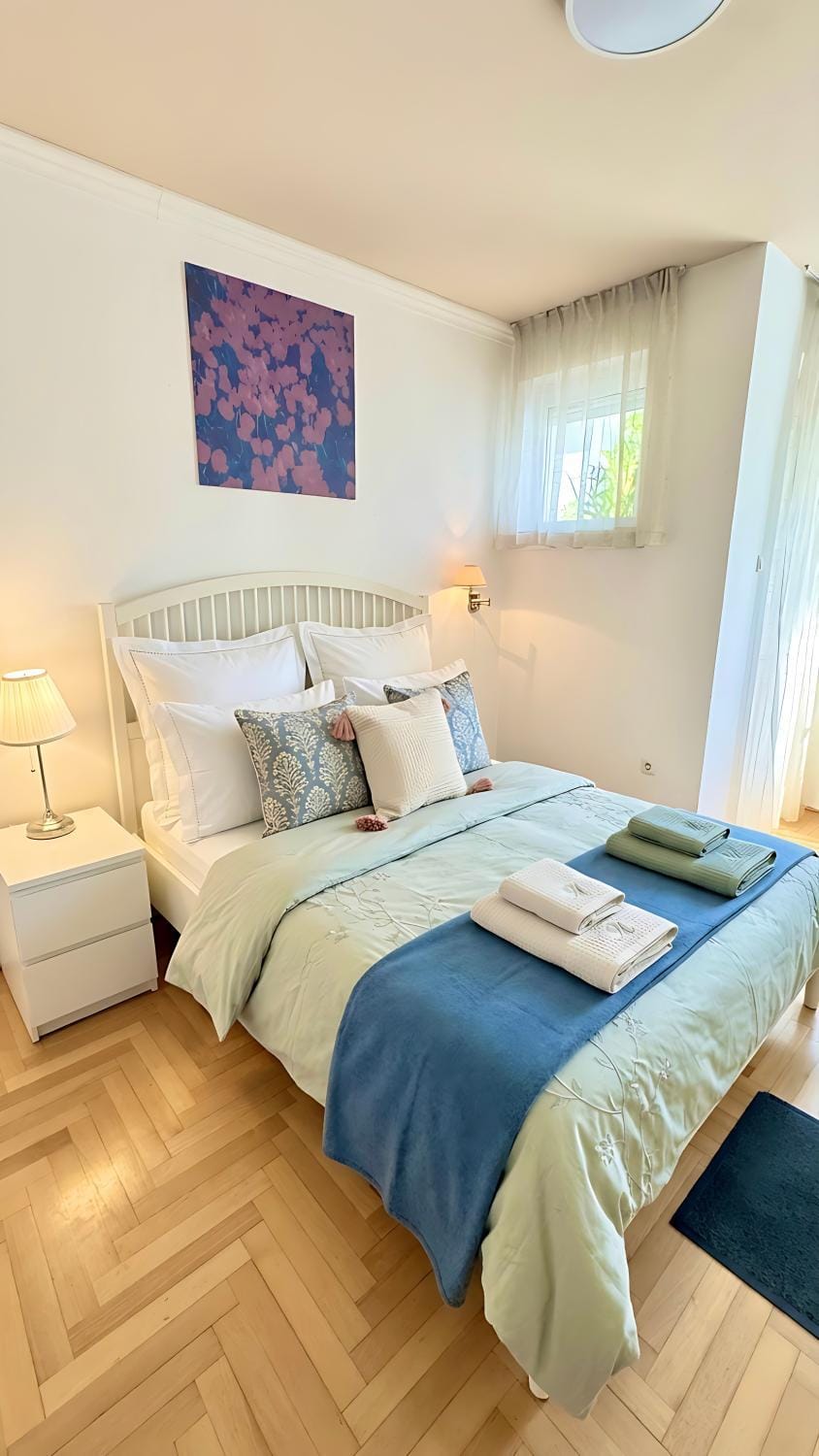Downtown Madonna Residency - 3 rooms, AC, Garage, Balcony Apartment in Budapest