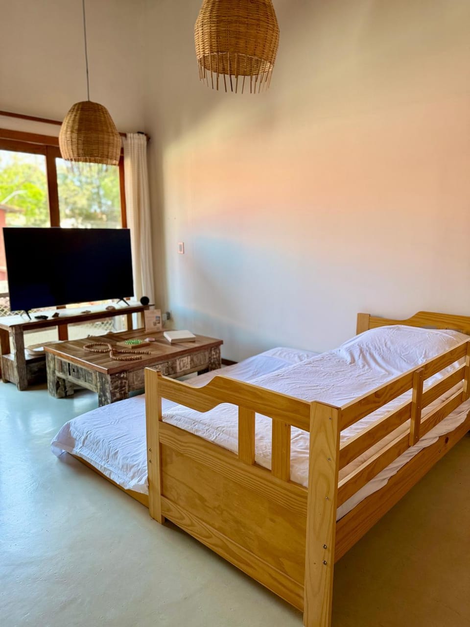 Communal lounge/ TV room, Bed, TV and multimedia