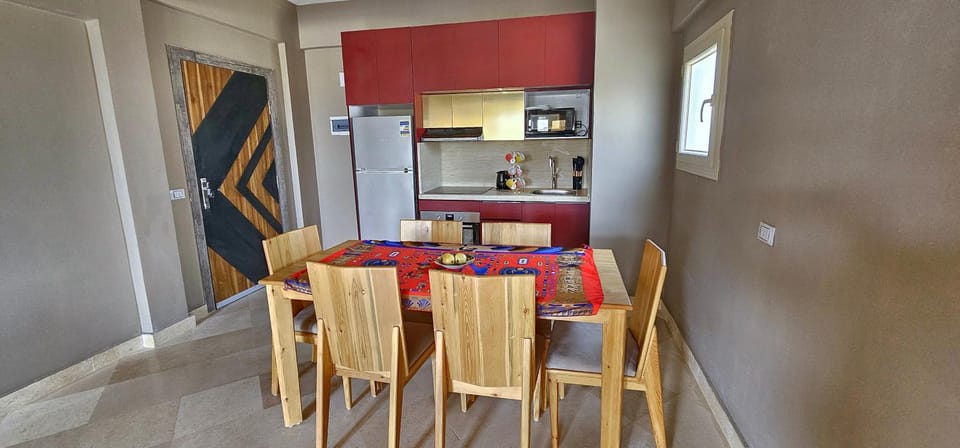 Kitchen or kitchenette, Living room, Seating area, Dining area, oven, stove