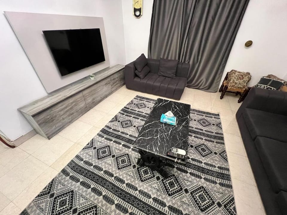 2 Bedrooms Apartment 7min To Cairo Airport Free Snacks & drinks Apartment in Cairo Governorate