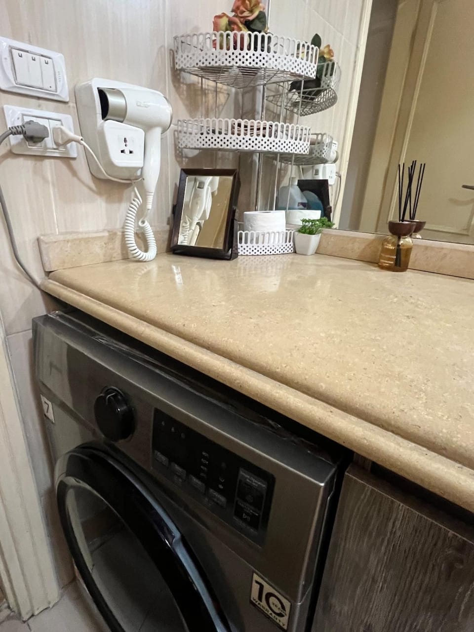 2 Bedrooms Apartment 7min To Cairo Airport Free Snacks & drinks Apartment in Cairo Governorate