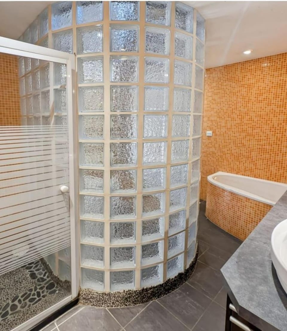 Shower, Bathroom, Bath