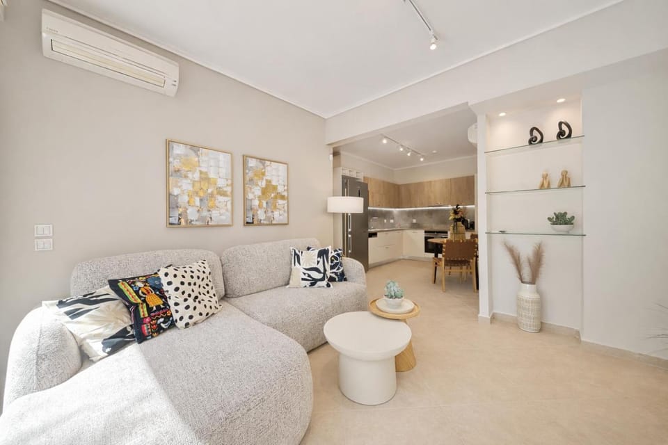 Costa Vouliagmeni On foot to the beach Apartment in Vouliagmeni