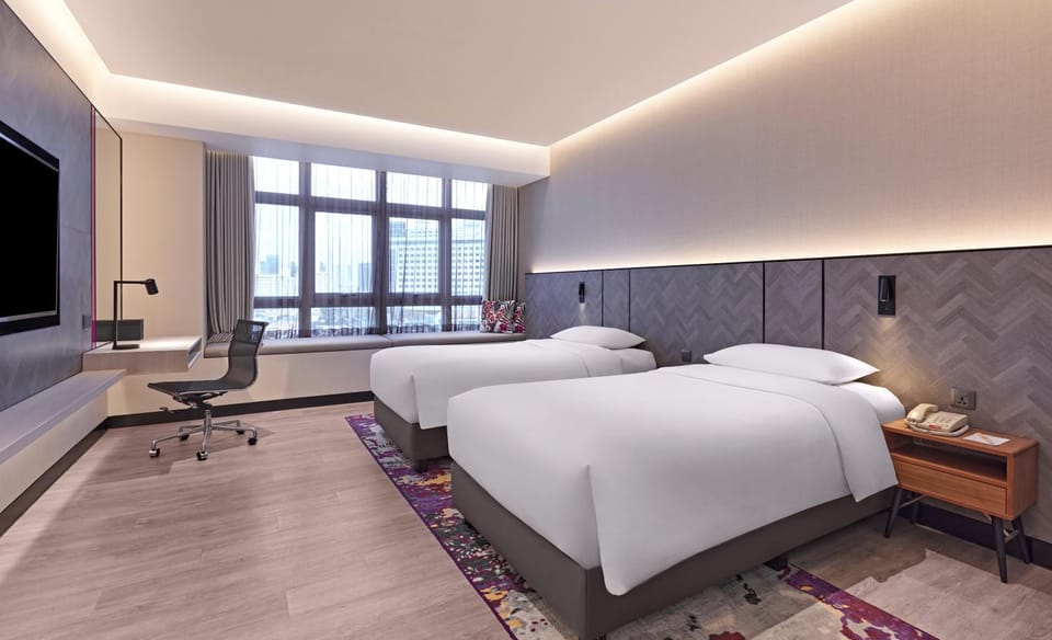 Bed, TV and multimedia, Bedroom