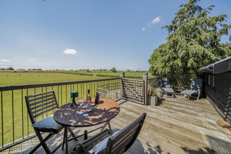 Patio, Spring, Natural landscape, Garden, Garden view