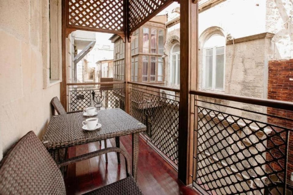 Patio, Restaurant/places to eat, View (from property/room), Balcony/Terrace, Living room, Banquet/Function facilities, Seating area, Dining area