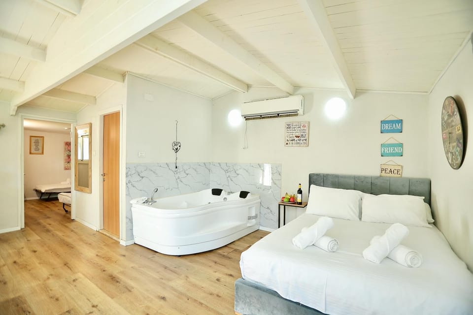 פרדייז ריזורט Nature lodge in North District