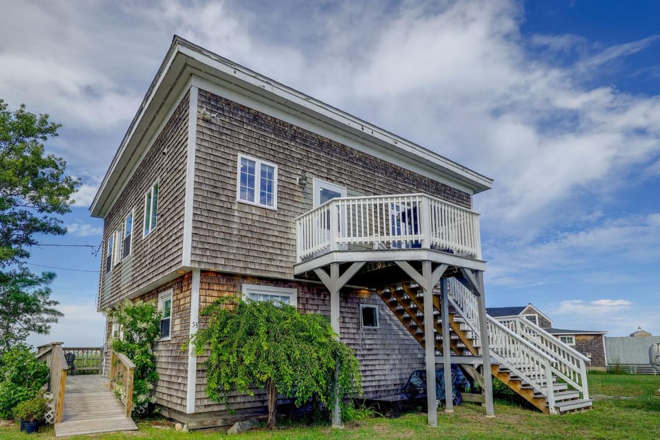 1 Mi to Plum Island Beach with Beautiful Views House in Newburyport