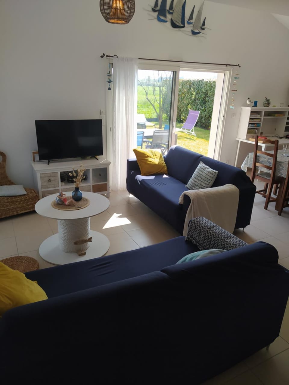 Communal lounge/ TV room