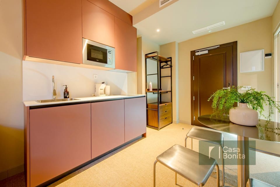 Kitchen or kitchenette