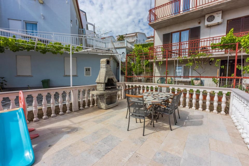 BBQ facilities, Balcony/Terrace