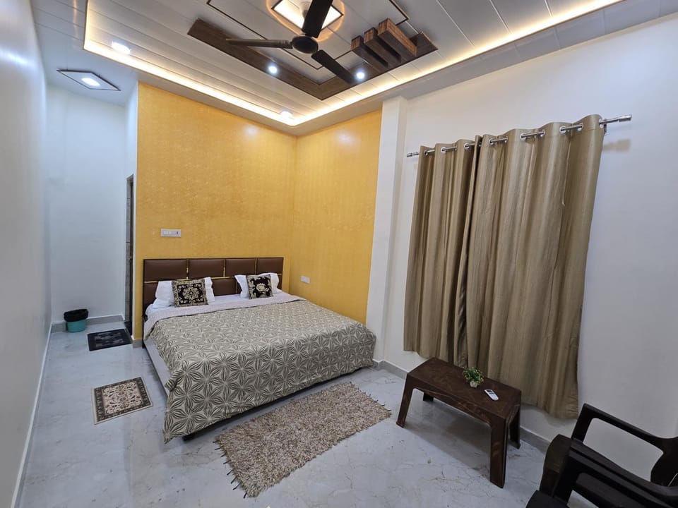 Bed, Photo of the whole room, Bedroom, air conditioner