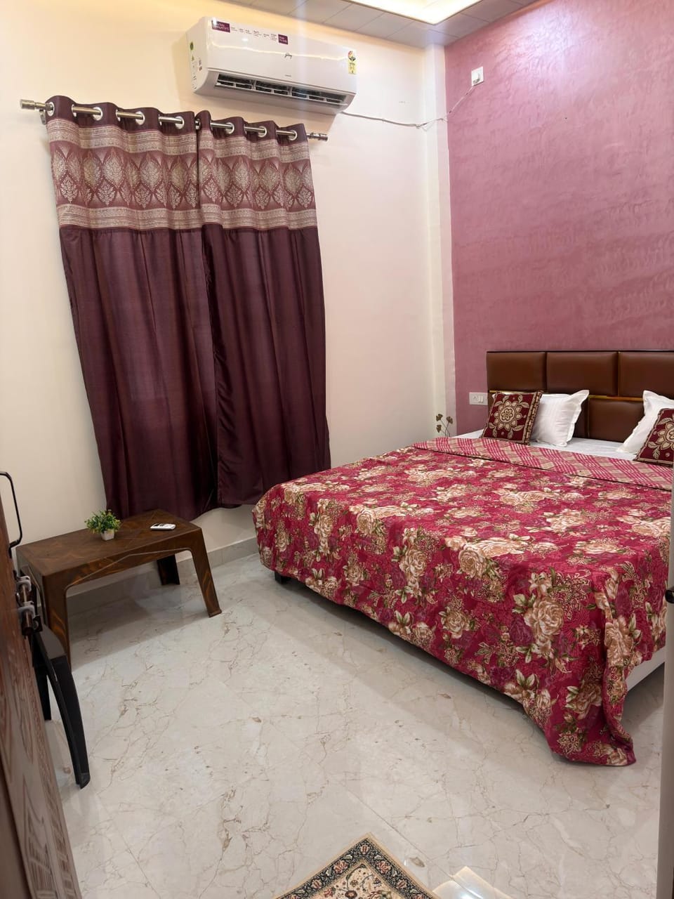 Bed, Photo of the whole room, Bedroom, air conditioner