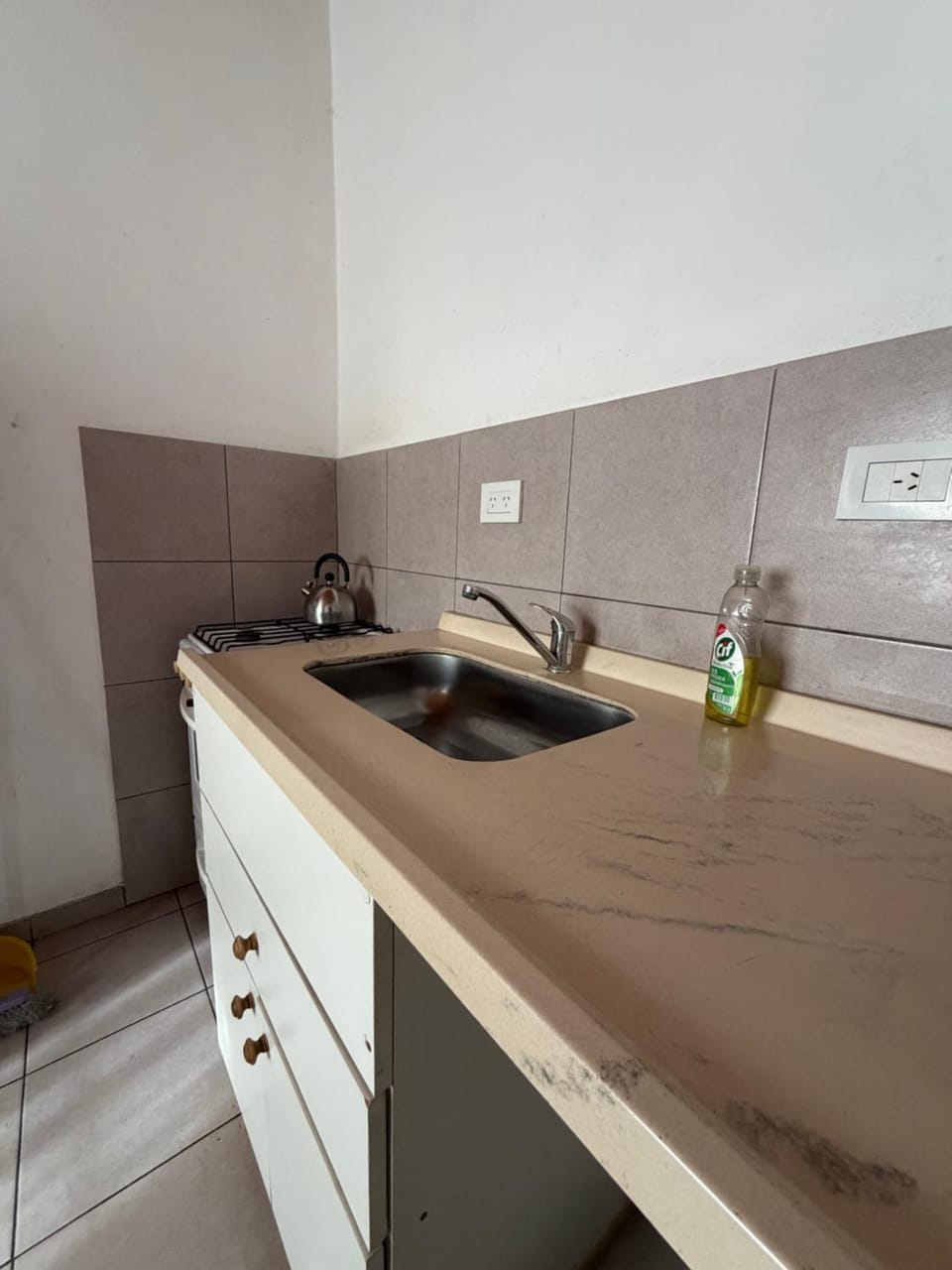 Departamentos con cochera wifi cocina y aire acondicionado Apartment in San Rafael