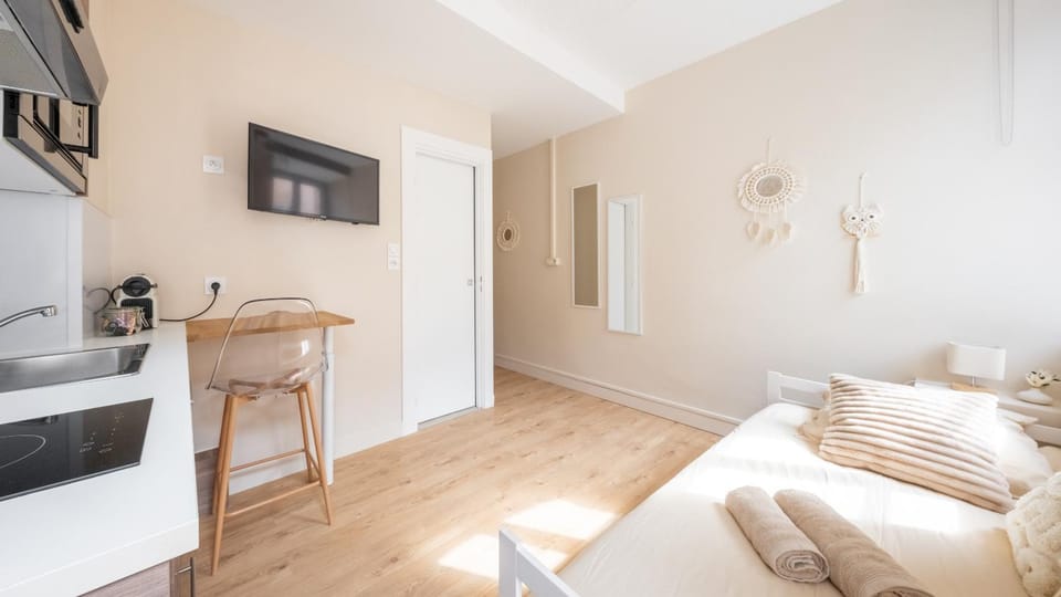 TV and multimedia, Kitchen or kitchenette, Dining area