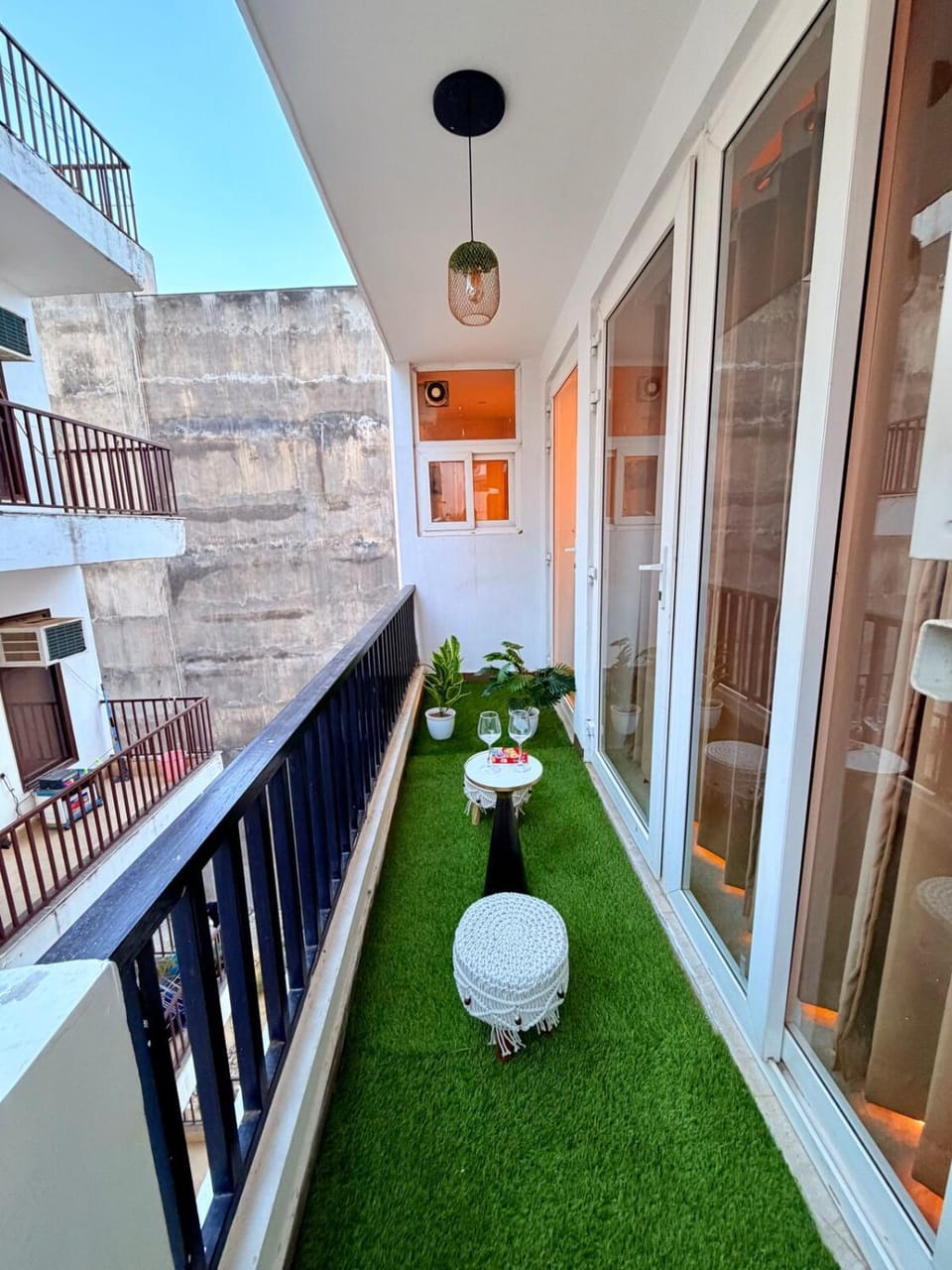 Luxury 1BHK on Golf Course Road with Self Check In Apartment in Gurugram
