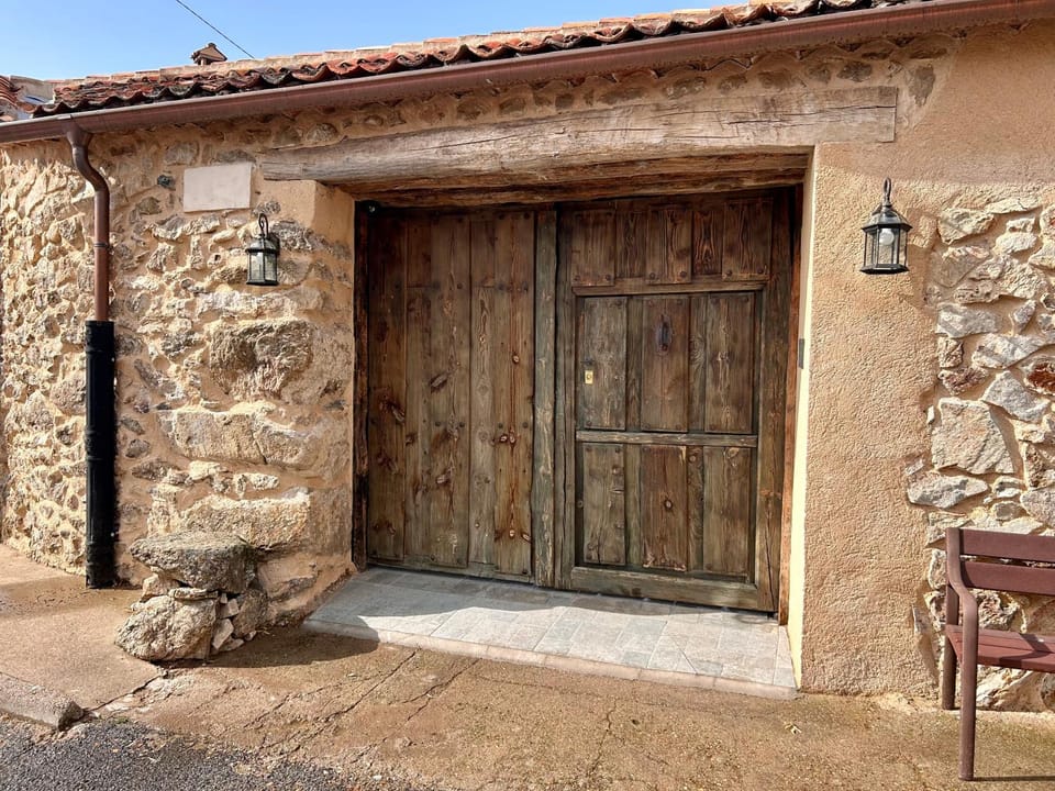 Casa Rural Los Candiles de Aldeasaz Country House in Sierra Norte