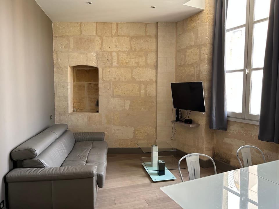 Wonderful T3 in old town Apartment in Bordeaux