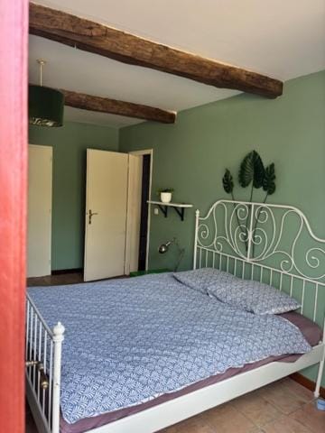 Quiet room at Salvagnac B&B Bed and Breakfast in Occitanie