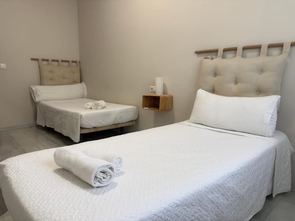 Bed, Balcony/Terrace, Photo of the whole room, Bedroom, towels
